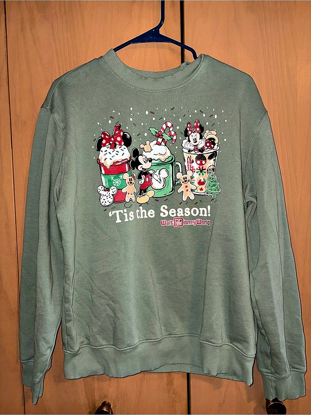 Disney Graphic Christmas Sweatshirt in Green Size Medium